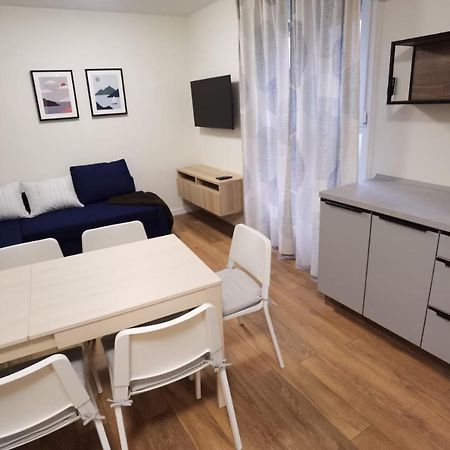Style 2Br*** Apartment Split Bagian luar foto