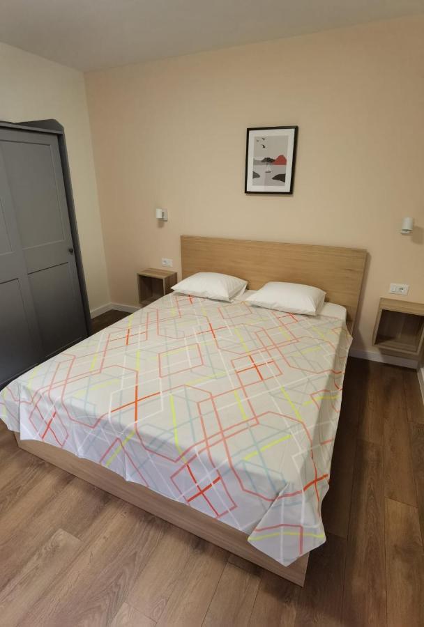 Style 2Br*** Apartment Split Bagian luar foto