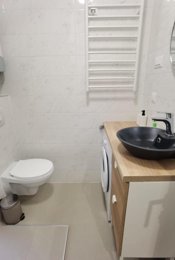 Style 2Br*** Apartment Split Bagian luar foto